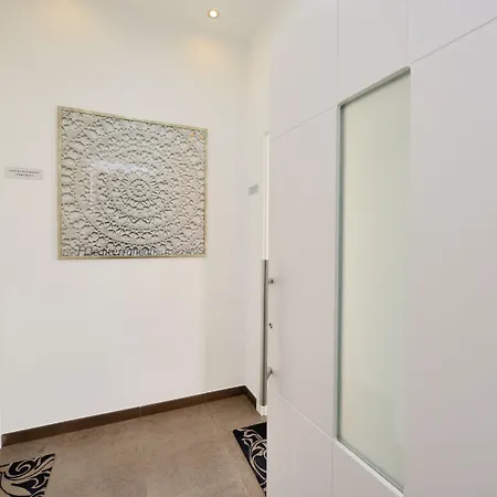 Eden Penthouse דירה *