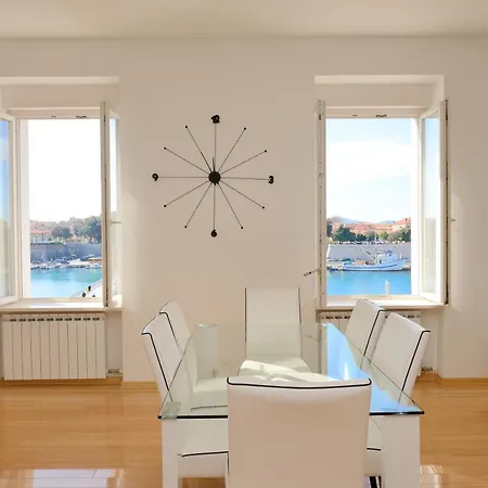 Eden Penthouse Apartament *