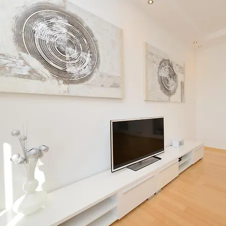 Eden Penthouse Apartament *