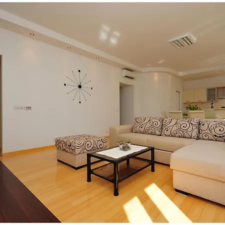 Eden Penthouse דירה *