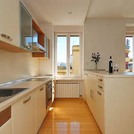 Eden Penthouse 扎达尔