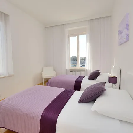 Eden Penthouse דירה