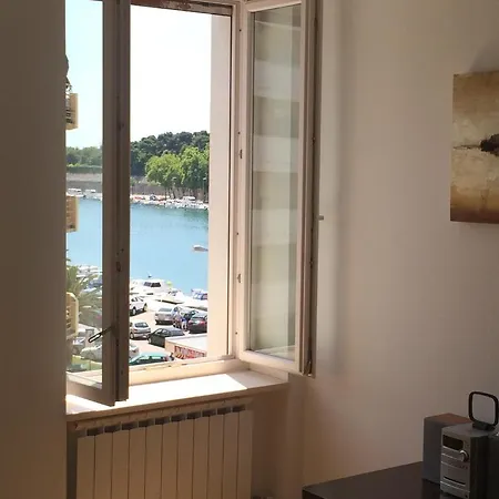 Eden Penthouse Apartament *